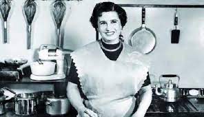 Petrona carrizo de gandulfo, mejor conocida como doña petrona, fue una cocinera que revolucionó la televisión argentina. Consultorio De Dona Petrona C De Gandulfo Home Facebook