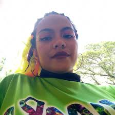 Picolo brings you new one-hand-fold strollers! This lighteight stroller has  a large canopy and provides multiple storage with a roomy basket and  stroller trays not just for the baby but for you