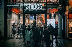 Wahrscheinlich wurde mit snipes das erste. Snipes Opens New Flagship Store In Cologne Sneakers Magazine