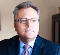 Hiring GreatnessHIRING GREATNESS: How to Recruit Your Dream Team and Crush  the Competition