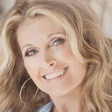 28 years ago today, Country music artist Linda Davis made her unforgettable  Grand Ole Opry, stepping into the legendary circle for the very first time!  #LindaDavis #GrandOleOpry #CountryMusicHistory #OpryDebut #onthisday