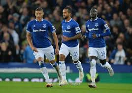 ضمن الاسبوع الاول من منافسات الدوري الانكليزي الممتاز حقق نادي ايفرتون فوزا صعبا خارج قواعده على توتنهام هوتسبير بهدف. Ø±Ø³Ù…ÙŠ Ø§ Ø¥ÙŠÙØ±ØªÙˆÙ† ÙŠØ¹Ù„Ù† Ù‚Ø§Ø¦Ù…Ø© Ø§Ù„Ø±Ø§Ø­Ù„ÙŠÙ†