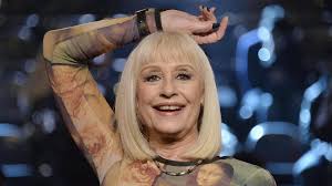 Raffaella carrà è morta nel pomeriggio di lunedi 5 luglio 2021. Fbwbhlwqrlzsnm