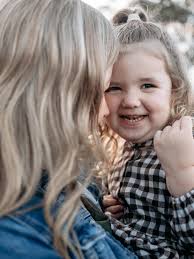 The Snell Family 🤍 there's something really special about freezing time  for families like this one. They brought such warmth and love to their  session, it wasn't just about smiling at the