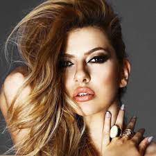 Artista se poate lăuda cu 11 frați și surori, printre care și frumoasa estera, cea alături de care lidia a plecat în competiție. Stream Faryal Listen To Lidia Buble Playlist Online For Free On Soundcloud