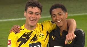 Jude bellingham became the youngest ever goalscorer for borussia dortmund during their dfb pokal match on monday. Pin Auf Borussia Dortmund