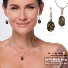 Music Note Shape Pendant Silver Amber Colour Green