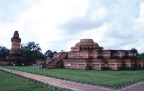 Berdasarkan sumber yang saya dapatkan kata muara bermaksud dimana ada sebuah tempat. Candi Muara Takus Candi Peninggalan Kerajaan Sriwijaya Yang Misterius Gotravelly