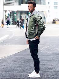 30 Macho And Fashionable With Bomber Jacket Ideas For Men Stiliuse Com Mens College Fashion Mens Outfits Mens Street Style
