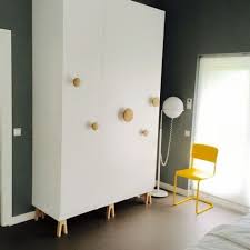24 Ikea Pax Wardrobe Hacks Comfydwelling Com Ikea Pax Wardrobe Hacks Ikea Ideen Kleiderschrank Ikea Kinder Schrank Ikea Lagerung