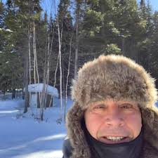 SAUMON CRÉMEUX À L'AIL AUX ÉPINARDS ET TOMATES SÉCHÉES AU SOLEIL (Recettes  des amis) 3 pavés de saumon 2 c. à. soupe (30 ml) d'huile d'olive 2 c. à.  soupe (30 ml)