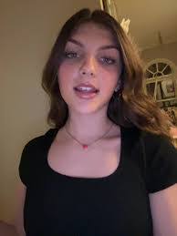 Anna Mccusker's Instagram, Twitter & Facebook