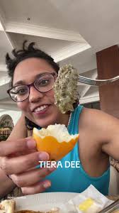 Breakfast time folks! What is this? #whatisthis #exoticfruit  #breakfastideas #eatingshow