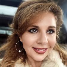 Suzanne Stuckey's Instagram, Twitter & Facebook