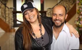 Esteban antonio loaiza veyna is well recognized as esteban loaiza is a mexican retired baseball pitcher and a tv personality currently 47, esteban loaiza has an estimated net worth of $40 million. La Historia De Amor Y Divorcio De Esteban Loaiza Y Jenni Rivera