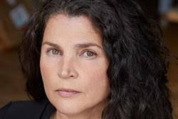 Lisa Baratta's Instagram, Twitter & Facebook