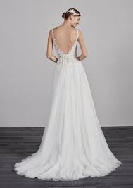 Verkaufe hier ein brautkleid von lilly in größe 40. Gefunden Bei Happy Brautmoden Brautkleid Hochzeitskleid Pronovias Tiefer Rucken Ruckenausschnitt Spitze Brautmode Pronovias Brautkleid Brautkleid Spitze