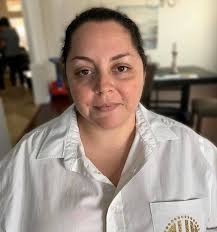 Beautiful before and after of this gorgeous bride! I absolutely love the  shape of her eyes! ❤️#bridebeforeandafter #naturallight