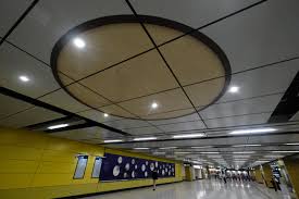 宋皇臺站賞宋代古井 車站展示出土文物 2021.06.21 【兒童報訊】港鐵屯馬綫將於本周日全綫通車，新的宋皇臺站在施工期間，曾出土大量文物影響了工程進度，所以宋皇臺站的設計亦糅合了考古元素，在車站大堂展示發現的出土文物，包括一口宋元時代的古 井 。 å®‹çš‡è‡ºç«™æ‰åˆè€ƒå¤å…ƒç´ 5åˆ†é˜è·¯ç¨‹å¯åˆ°ä¹é¾åŸŽå€ é¦™æ¸¯ é¦™æ¸¯æ–‡åŒ¯ç¶²