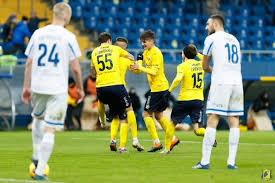 В первом матче нового чемпионата россии по футболу встречаются «ростов» и «динамо». Ikmjb2z2zleiam