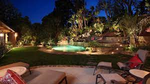 Elegance At Its Finest Luxurious Backyard Backyard Luxury Outdoor Spaces