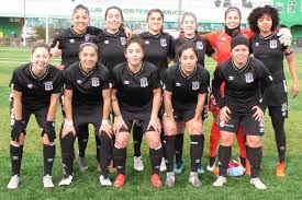 ⭐️ 13 campeonatos nacionales 1 copa libertadores 3 copa de campeonas y 2 copa chile #vamoslasalbas twitter.com/colocolofem. Colo Colo Goleo A Deportes Temuco Y Alcanzo El Liderato Exclusivo En El Futbol Femenino