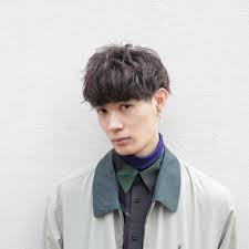 マッシュヘアの彼が気になるメンズの重めカットに夢中っ Arine