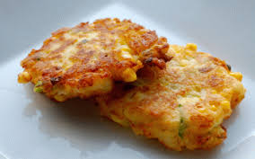 Le frittelle di patate sono frittelle il cui ingrediente principale è la patata. Ricetta Frittelle Di Patate