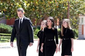 Carlos, gezeichnet von alonso sànchez coello. Spanien Gedenkt Seiner Corona Opfer Die Konigsfamilie Tragt Trauer Prinzessinnen Ruhren Landsleute Unterhaltung Stuttgarter Nachrichten