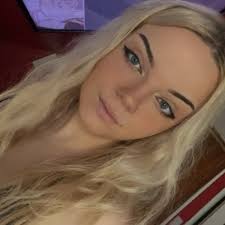 ella rivera (@ellarrivera)