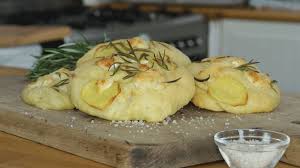 Mediterrane Focaccia Video Rezepte Ziegenkase Focaccia