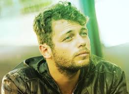 Ludovico tersigni was born on august 8, 1995 in rome, italy. Ludovico Tersigni Volver