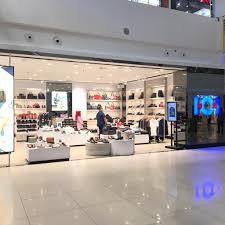 Hal penting yang harus diperhatikan adalah mulai dari bahasa yang digunakan, dokumen yang perlu untungnya, glints sudah menyiapkan cara melamar kerja lewat email yang baik dan benar untuk kamu yang sedang mencari pekerjaan. Supermal Karawaci Mall Directory