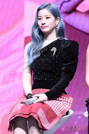 지효), is a south korean singer and dancer, and is the leader and main vocalist of twice. Theqoo Blackpink Jisoo And Twice Dahyun Wearing The Same Clothes Kkuljaem ì¢‹ì•„