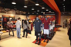 You can find as roma stores in the following locations: As Roma On Twitter It S Here The New As Roma Store In The Centro Commerciale Roma Est Opens Today And We Have Some Surprises In Store Http T Co Xpgaz5vino