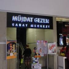 İstanbul'un kadıköy ilçesinde fahrettin kerim gökay caddesi şehir kahya sokağı'nda bulunan müjdat gezen sanat merkezi'nin giriş kapısında dün gece yangın çıktı. Mujdat Gezen Sanat Merkezi Arts Entertainment Panora Alisveris Ve Yasam Merkezi No 182 K 2 Ankara Turkey Phone Number Yelp