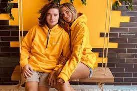 A canção está disponível nas principais plataformas digitais. Folha De Franca Sasha Meneghel E Joao Figueiredo Devem Se Casar No Final Deste Mes