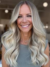 Prep for after pics with me! , One of the funnest parts of your appointment  is getting to see your after results and getting those pics taken! , For  pics I always make sure to fluff using my wet brush ...