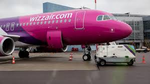 Copiii pana in doi ani pot calatori in bratele adultului insotitor, platind o taxa de 25 eur. Wizz Air Redeschide Baza Din Craiova Gazeta De Sud