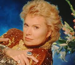 Walter Mercado, brujería, and the only TV in our house