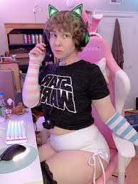 it's femboy friday which means i'm allowed to repost an outfit and no one  can make fun of me for it or else i'll cry (thats a threat) : r/femboy