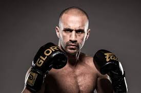 In de daaropvolgende partij verloor bonjasky van peter aerts, na een jurybeslissing. Badr Hari To Replace Ben Edwards In K 1 World Grand Prix