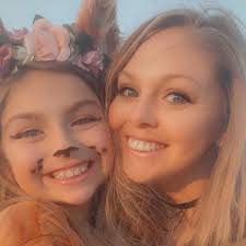 😉 Best Nail Colors for Your Skin Tone 😉 And to help you decode your  digits, we got the very brilliant manicurist to break down the best colors  from her polish collection