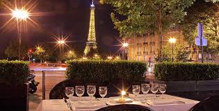 مطاعم تطل على برج ايفل