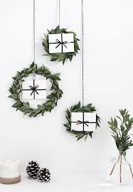 30 Minimal Christmas Decor Ideas For The Subtle Lovers Out There Modern Christmas Decor Christmas Centerpieces Diy Minimal Christmas I'm so excited to finally be sharing my holiday decor with you guys! pinterest