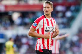 Trước đó, anh đã chơi cho các câu lạc bộ. Luuk De Jong Terug In Oefenduel Bij Psv Nederlands Voetbal Ad Nl