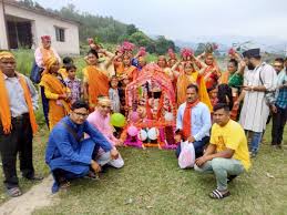 Statue installed with Kalash Yatra in Chaukhutia चौखुटिया में कलश यात्रा के  साथ मूर्ति स्थापित, Almora Hindi News - Hindustan