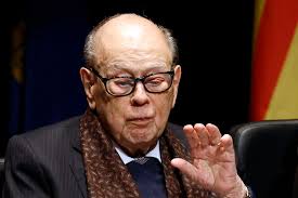 Hugh Elliott incumplió el mandato británico sobre Gibraltar al aprobar  presencia española en el Peñón, según 'The Telegraph'