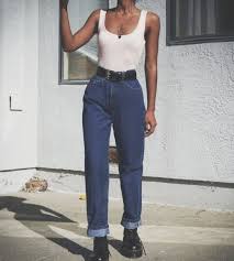 Pin Taliarobless In 2020 Mom Jeans Outfit 90s Fashion Outfits Fashion
