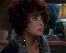 Remembering when Elizabeth received the Cecil B. DeMille Award in 1985.  Good luck to all the nominees at this year's Golden Globes!  #ElizabethTaylor #GoldenGlobes #CecilBDeMilleAward